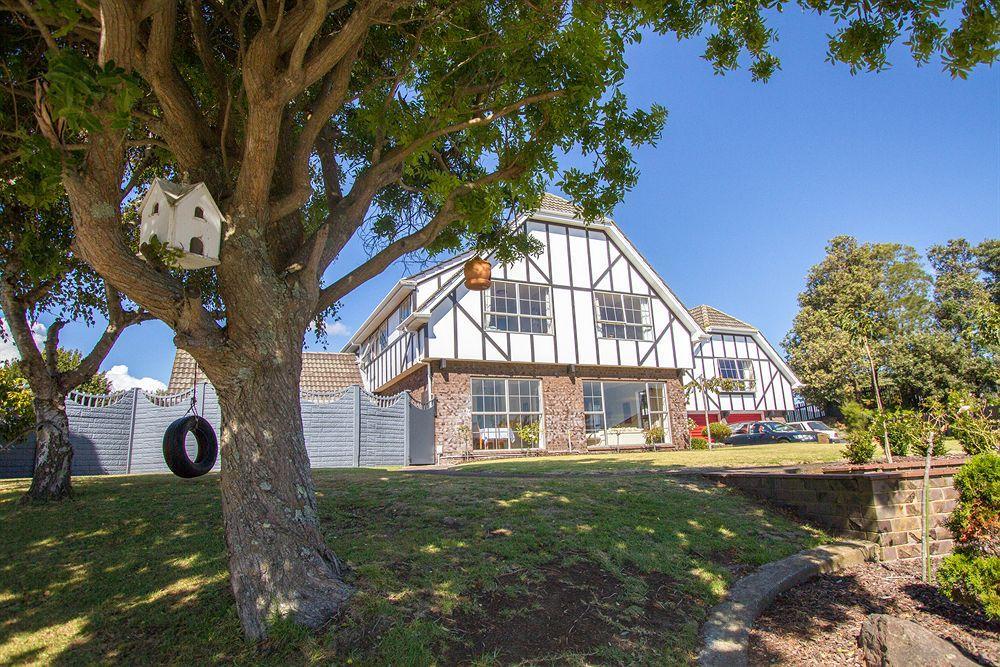 Tudor Manor Bed&Breakfast Paraparaumu Exterior foto