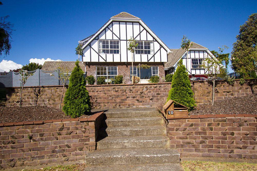 Tudor Manor Bed&Breakfast Paraparaumu Exterior foto