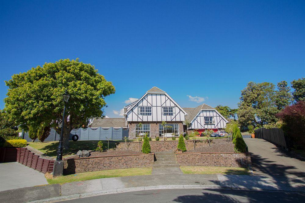 Tudor Manor Bed&Breakfast Paraparaumu Exterior foto