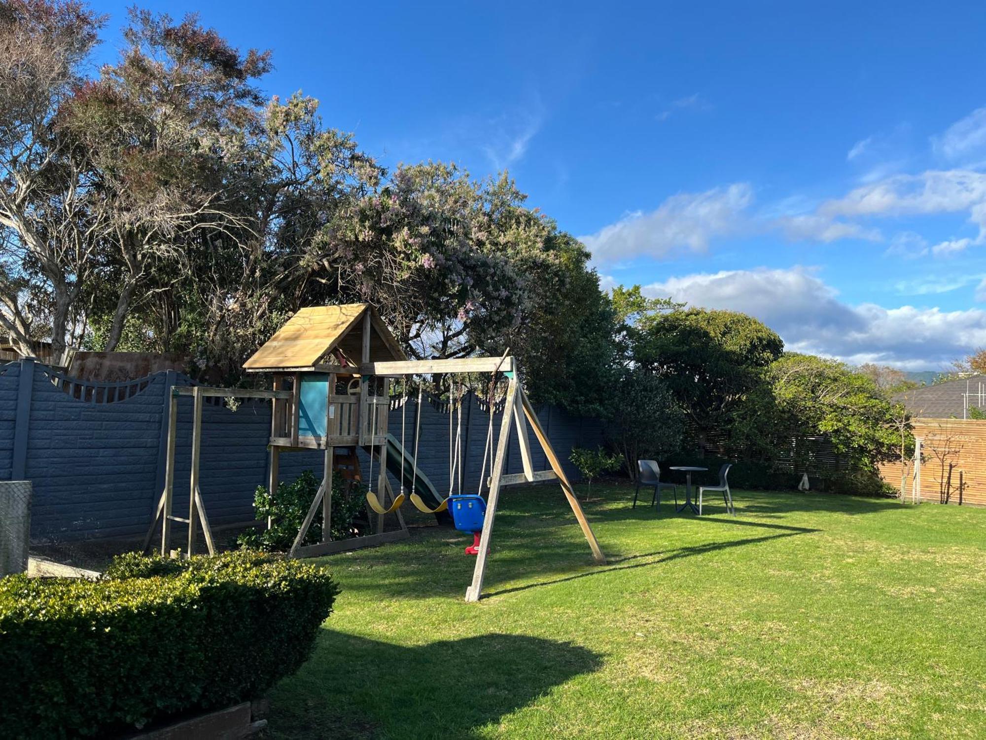 Tudor Manor Bed&Breakfast Paraparaumu Exterior foto