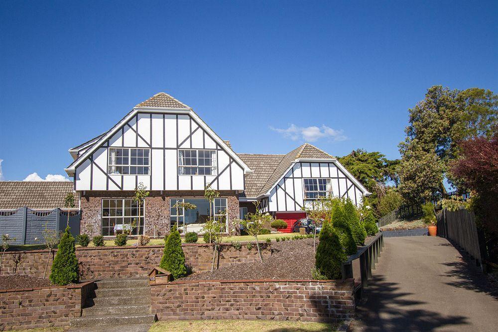 Tudor Manor Bed&Breakfast Paraparaumu Exterior foto