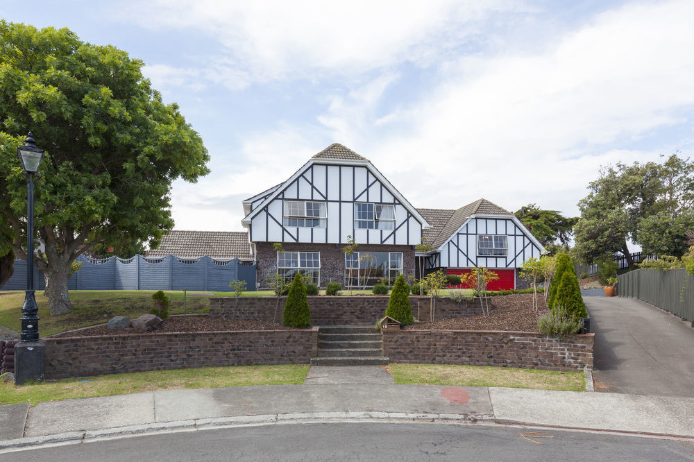 Tudor Manor Bed&Breakfast Paraparaumu Exterior foto