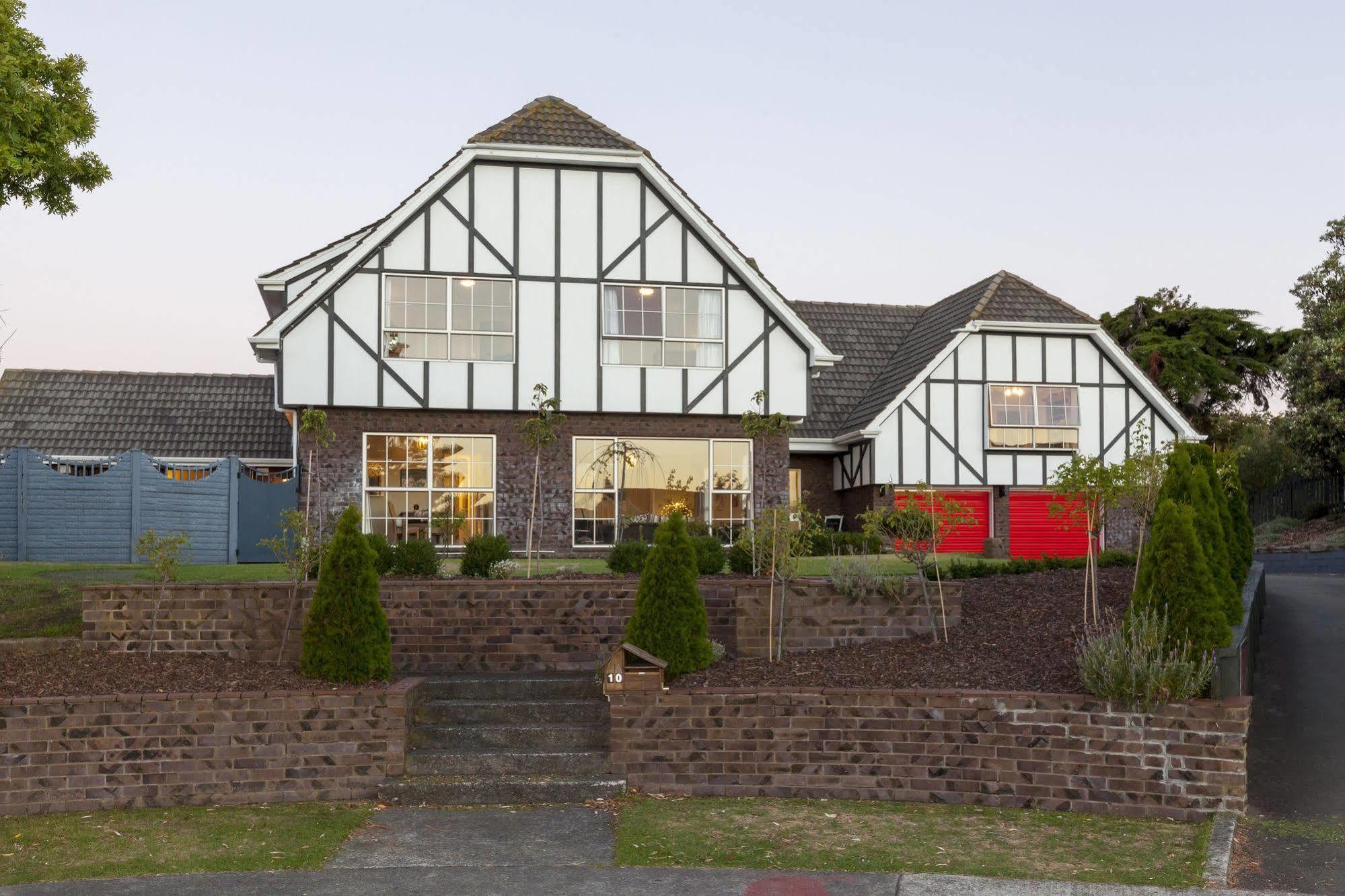 Tudor Manor Bed&Breakfast Paraparaumu Exterior foto